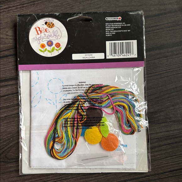 Bucilla Embroidery Kit - Bee Yourself with Vibrant Colors - Picture 2 of 2